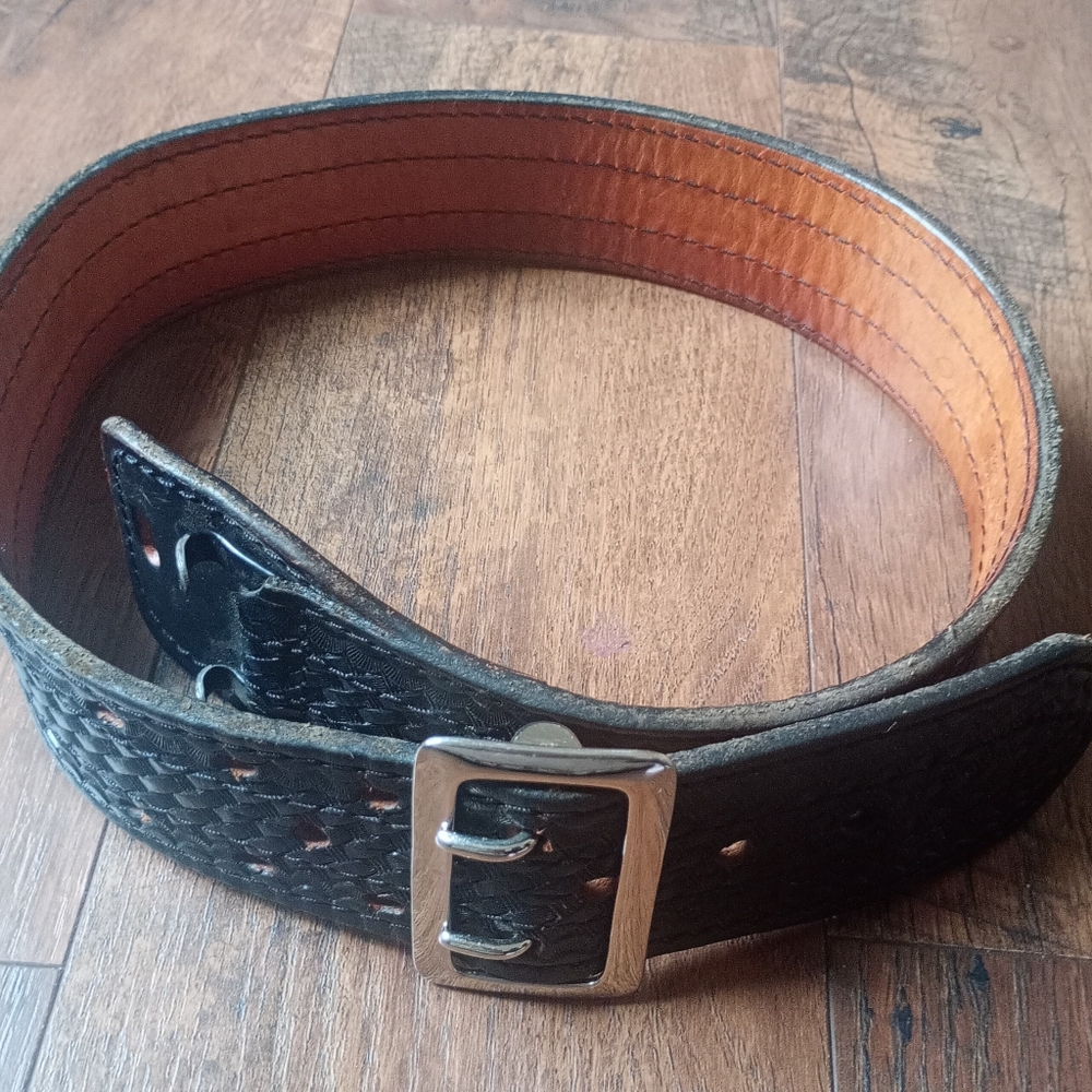 Dutyman Full grain leather belt  size 28 4021U